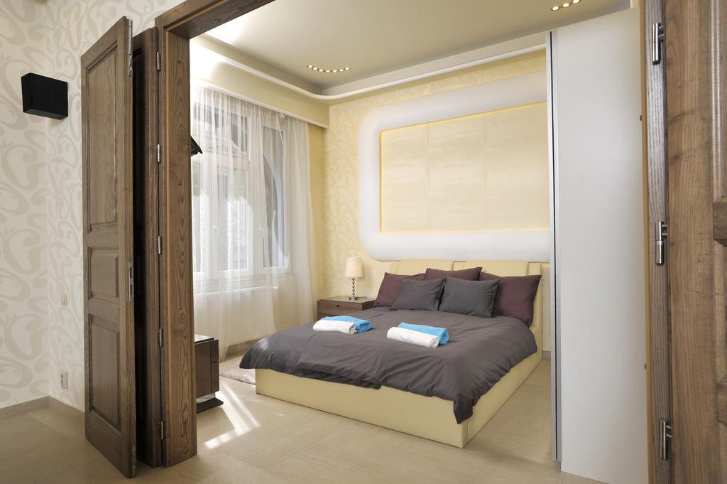 شقة Basilica Grand Luxury In The Historic Center بودابست الغرفة الصورة