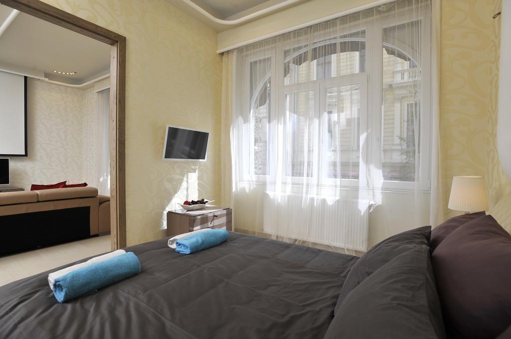 شقة Basilica Grand Luxury In The Historic Center بودابست الغرفة الصورة